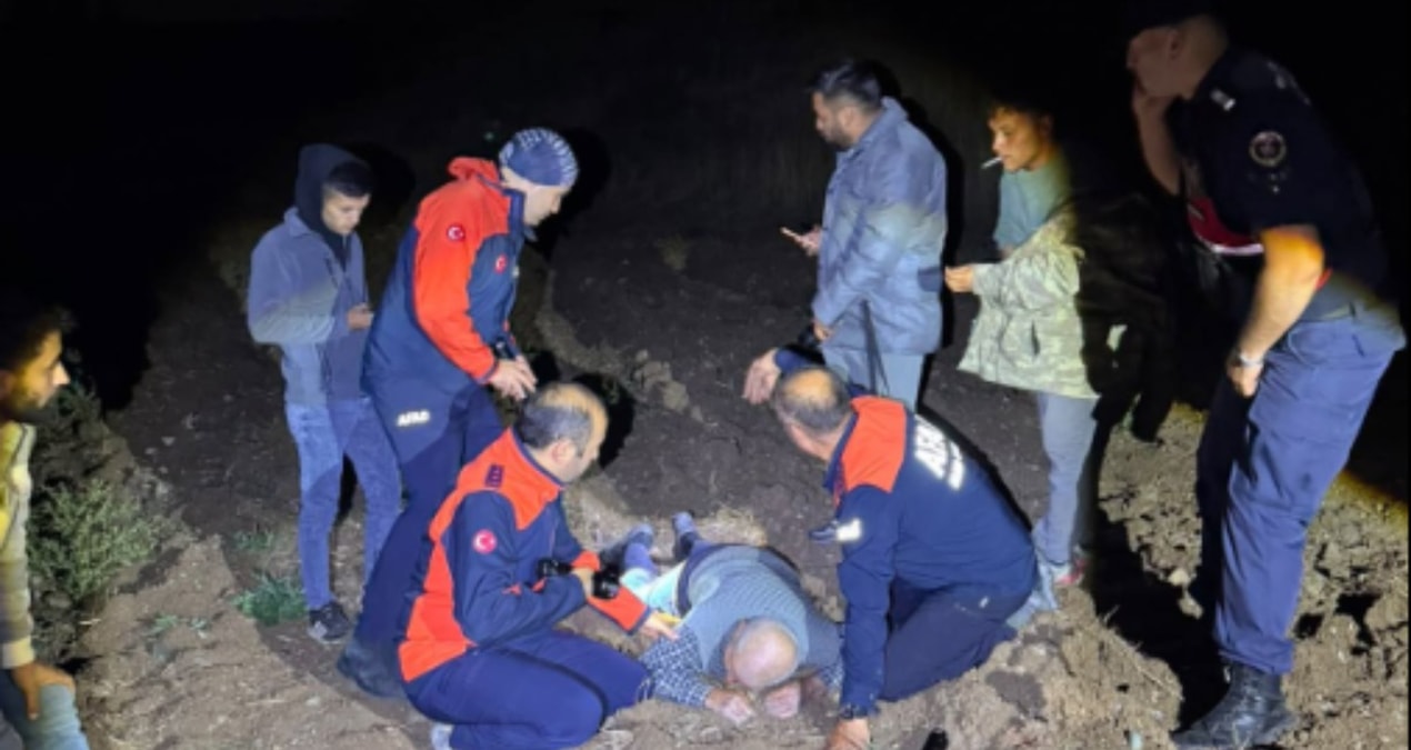 Evden çıktıktan sonra kaybolan yaşlı adam dağda uyurken bulundu